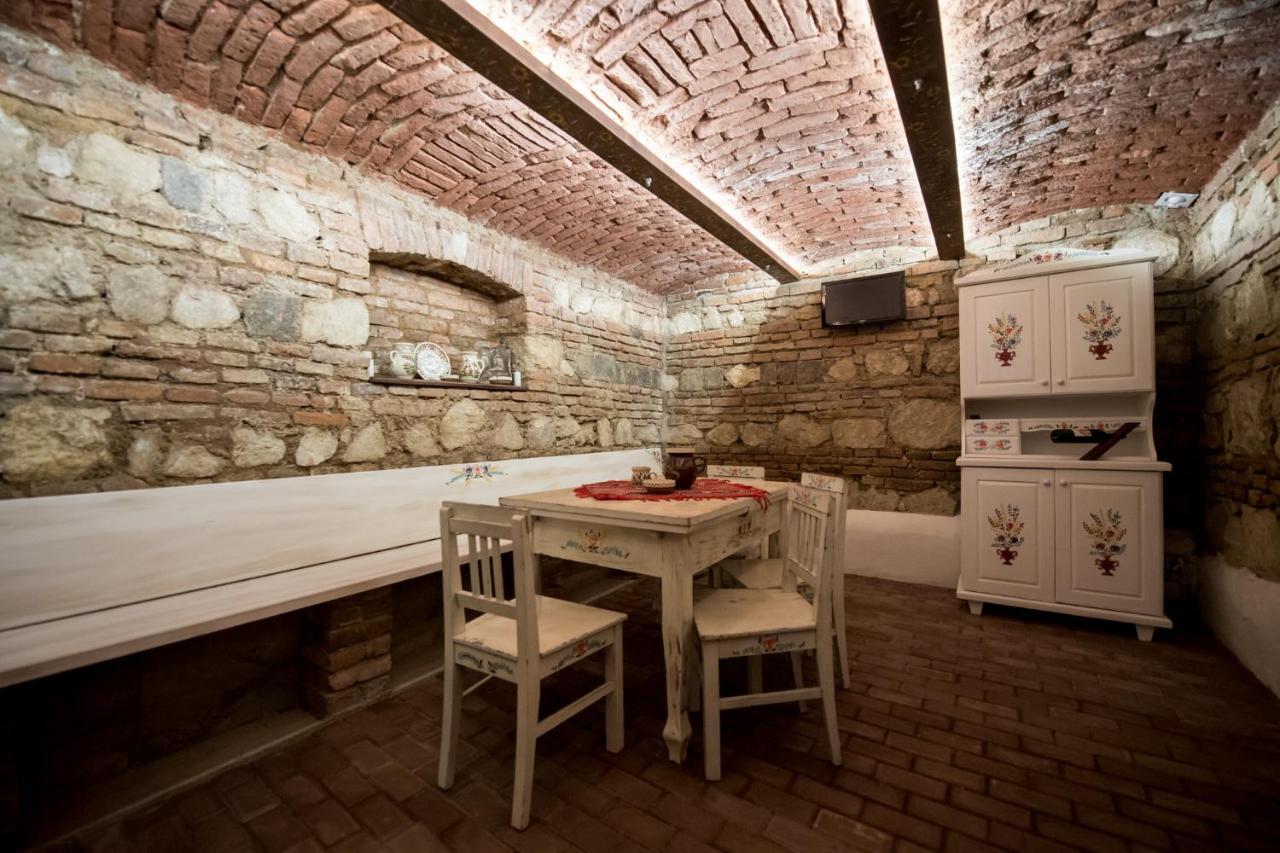 Vila Nicopole Art & Wine Брашов Екстериор снимка